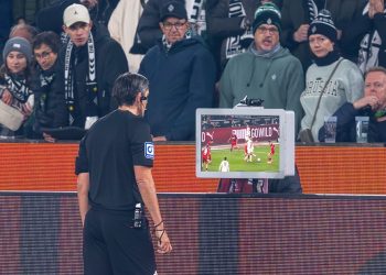 VAR-Frust im Derby: FC-Chef findet klare Worte zu Aytekin