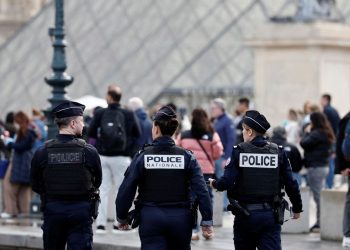 Louvre-Putsch in Paris: Ermittler sehen Kleinkriminelle als Tätergruppe – Spiegel