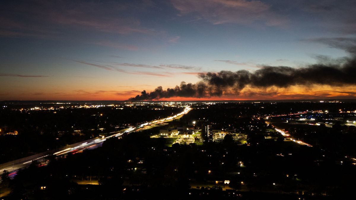 USA: Frachtflugzeug stürzt in Kentucky ab – Tote und Verletzte – Spiegel
