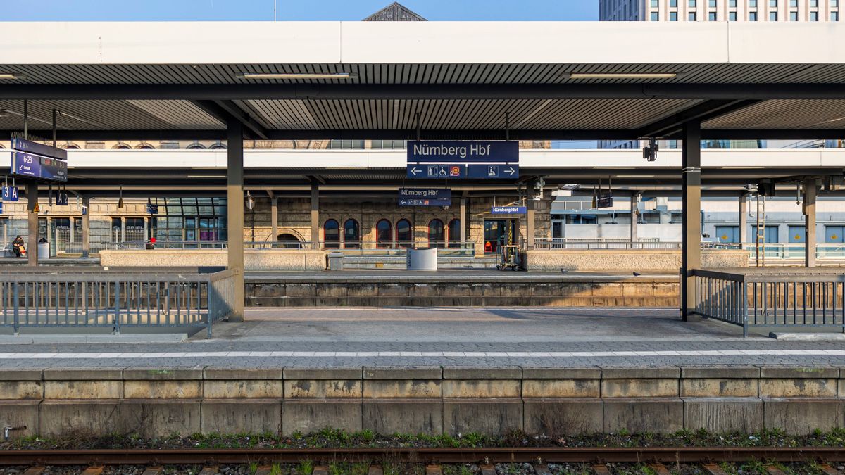 Bahnhof in Nürnberg: Mutter steigt in den ICE – und vergisst ihre Tochter auf dem Bahnsteig