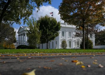 US-Übersicht am Morgen: Weißes Haus erschwert Reportern die Arbeit, Trump dementiert Anschlagsplan
