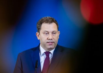 Stahlindustrie: Lars Klingbeil fordert einen Stopp aller Stahlimporte aus Russland