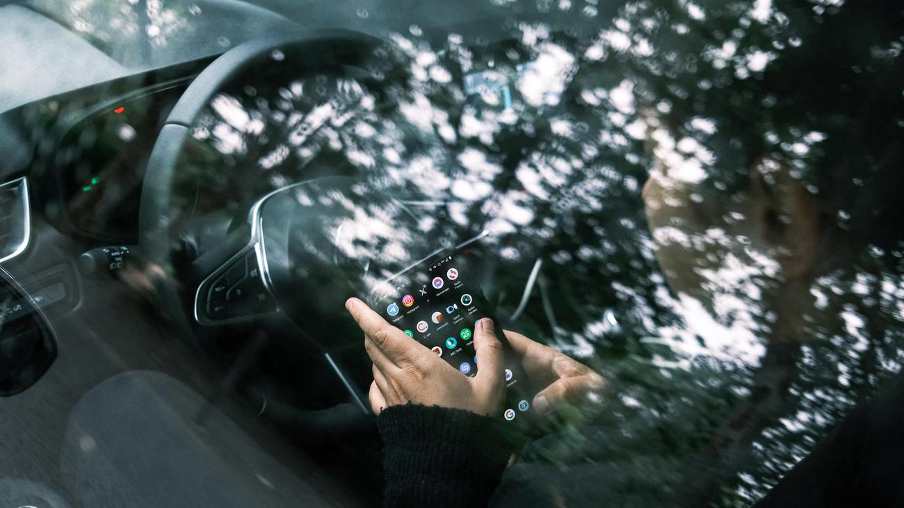 Digitalisierung: Bundesregierung stellt digitalen Fahrzeugschein vor