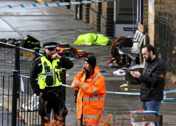 England: Elf Menschen in Zug erstochen – Britische Justiz klagt 32-Jährigen wegen versuchten Mordes an