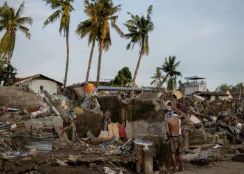 Nächster Tropensturm wütet: Menschen auf den Philippinen fliehen vor Supertaifun „Fung-Wong“