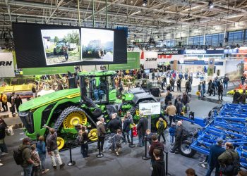 Live-Ticker von der Agritechnica: Fliegl präsentiert Hoflader „2019“ – top agrar