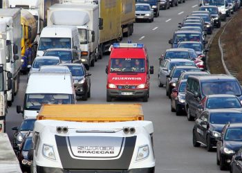 Unfall auf der A30 bei Hasbergen: Staus und lange Wartezeiten