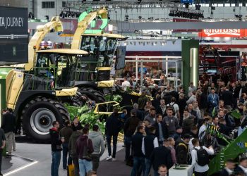 Live-Ticker von der Agritechnica: Maispflücker wachsen zu unglaublichen Breiten – top agrar
