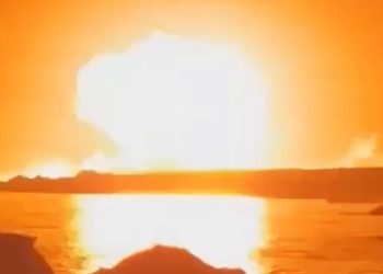 Inferno in Russland: Explosion erschüttert Hafenstadt – Flamingo-Einsatz?