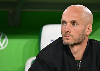 VfL Wolfsburg: Trainer Paul Simonis steht nach Hoffenheim-Pleite vor dem Aus! | Sport