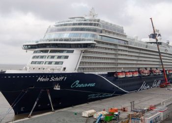 Kreuzfahrt „Mein Schiff 1“: Ausflugsschiff mit mehr als 50 Urlaubern gesunken