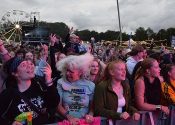 Das sind die ersten beiden Headliner – die Hit-Legende kommt