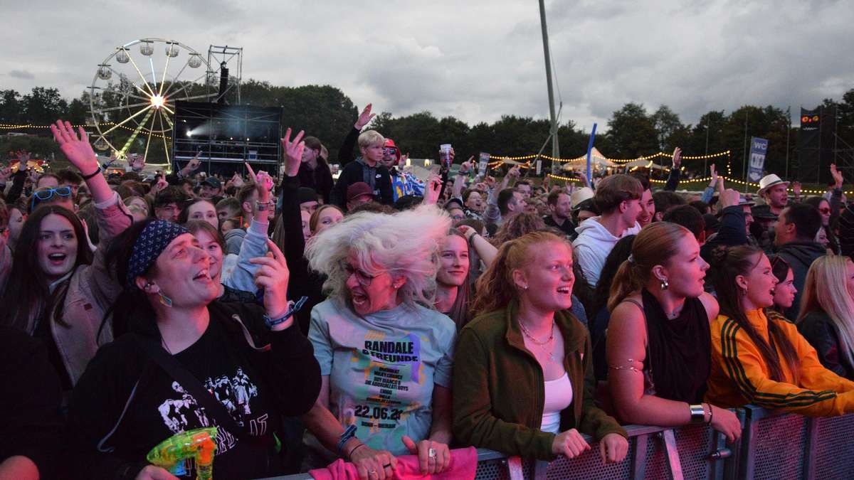 Das sind die ersten beiden Headliner – die Hit-Legende kommt