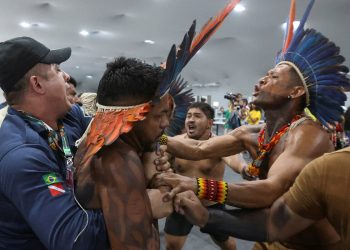 COP30 in Brasilien: Aktivisten stürmen die Klimakonferenz