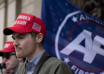 Interview Tucker Carlson mit Nick Fuentes: Rechtskontroverse in den USA – Politik