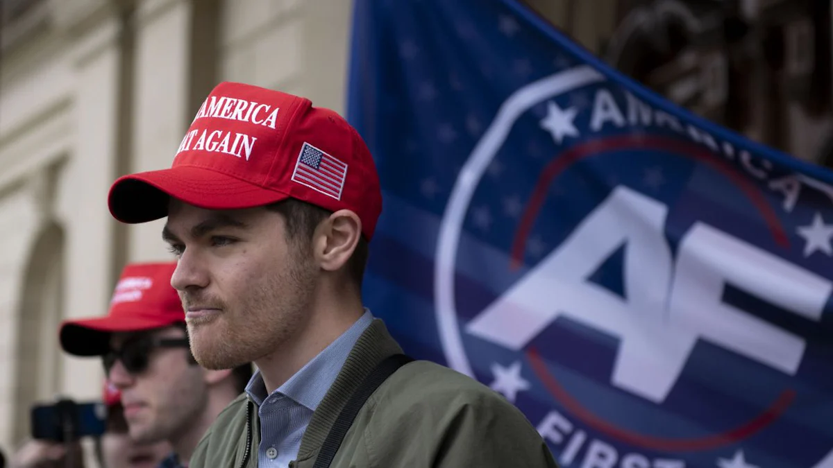 Interview Tucker Carlson mit Nick Fuentes: Rechtskontroverse in den USA – Politik