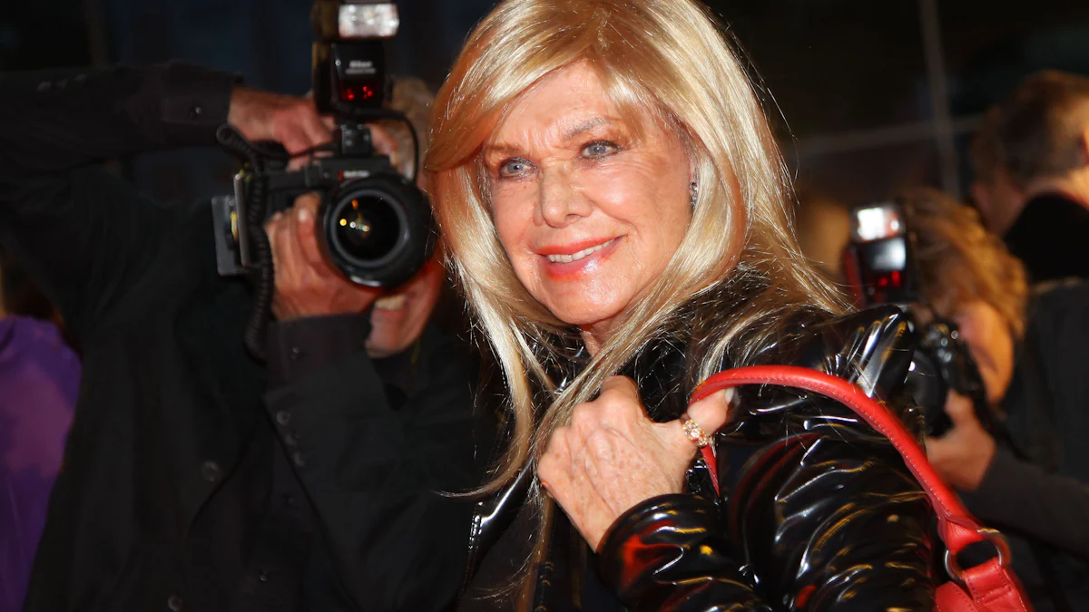 „Ich bin blind“: Schauspielerin Ingrid van Bergen hat ihr Augenlicht verloren – Panorama