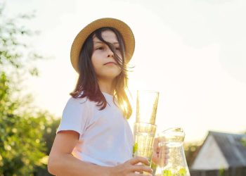 Mehrere Getränke von Rewe und Penny werden zurückgerufen – der Konsum kann zu inneren Blutungen führen