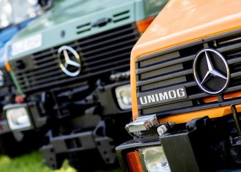 Unimog überfährt Mann – Senior stirbt auf Bauernhof
