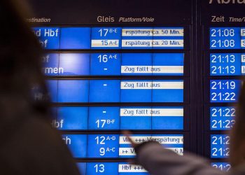 Zug kollidiert in Essen mit E-Scooter