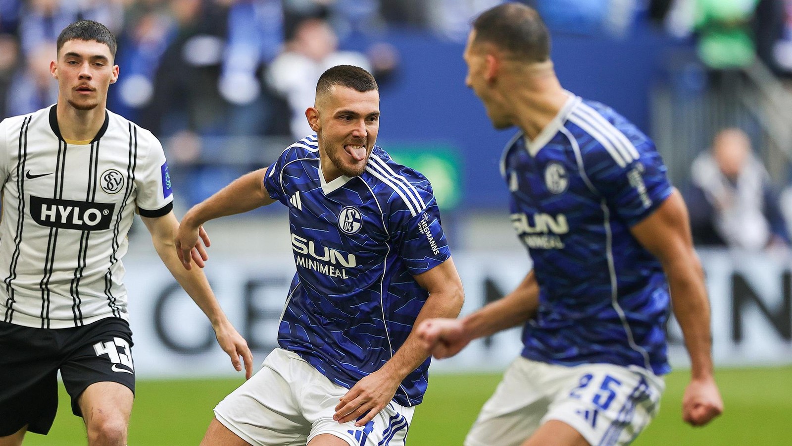 Zwei Schalke-Spieler erhalten die Note 1! Auch Wallentowitz überzeugt – WAZ | Westdeutsche Allgemeine Zeitung