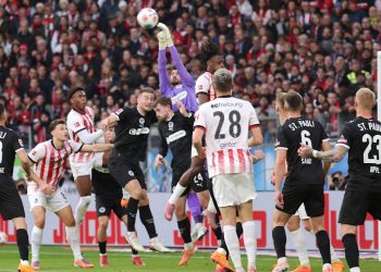 Siebte Bundesliga-Niederlage in Folge: Patzer-Hattrick von St. Paulis Torhüter | Sport