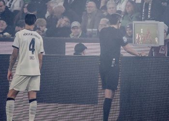 (CLUB) News: VAR, Oliver Bierhoff, Nordkorea – 11 Freunde