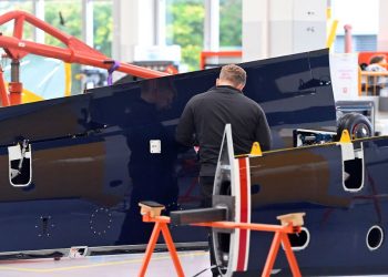 „Abbau statt Wirtschaftswende“: Umfrage: Jedes dritte Unternehmen will Stellen abbauen