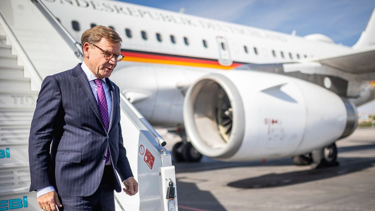 Panne im Regierungsflieger: Außenminister Wadephul bremste auf Reise nach Südamerika