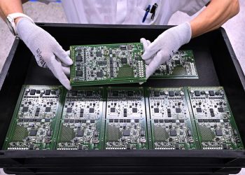 „Fragile“ Lage, Trend unklar: Auftragsanstieg gibt deutscher Industrie Hoffnung