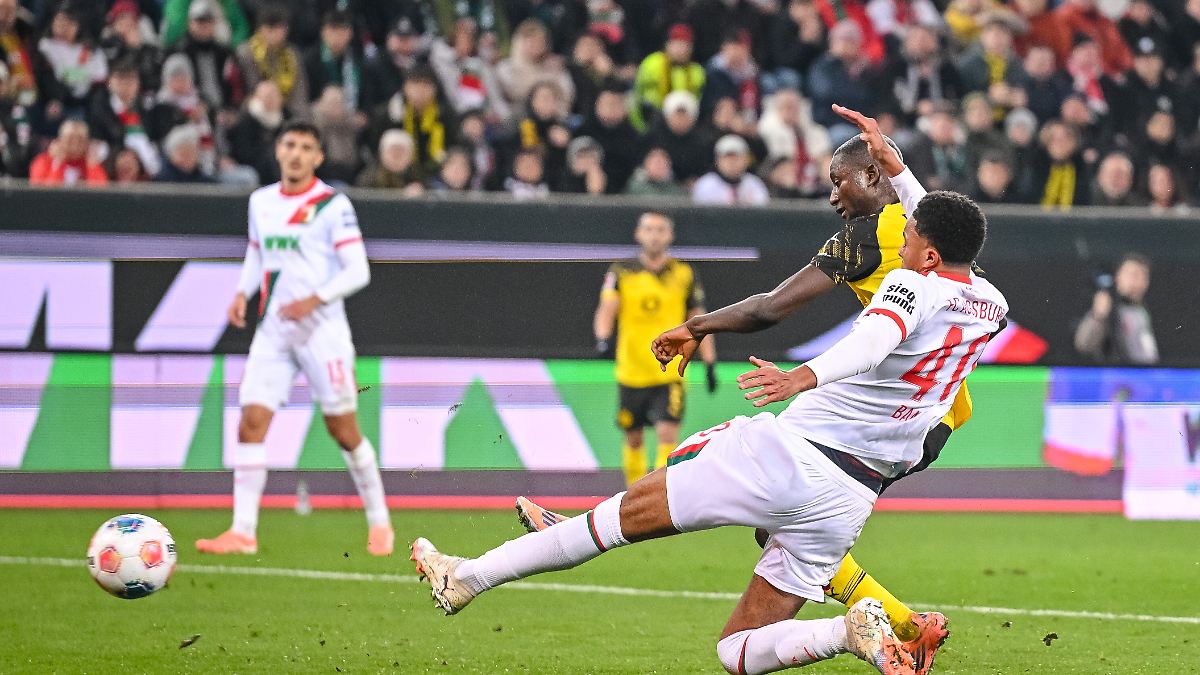 Fan-Proteste gegen FCA-Trainer: BVB-Slapstick-Tor stürzt Sandro Wagner tiefer in die Krise