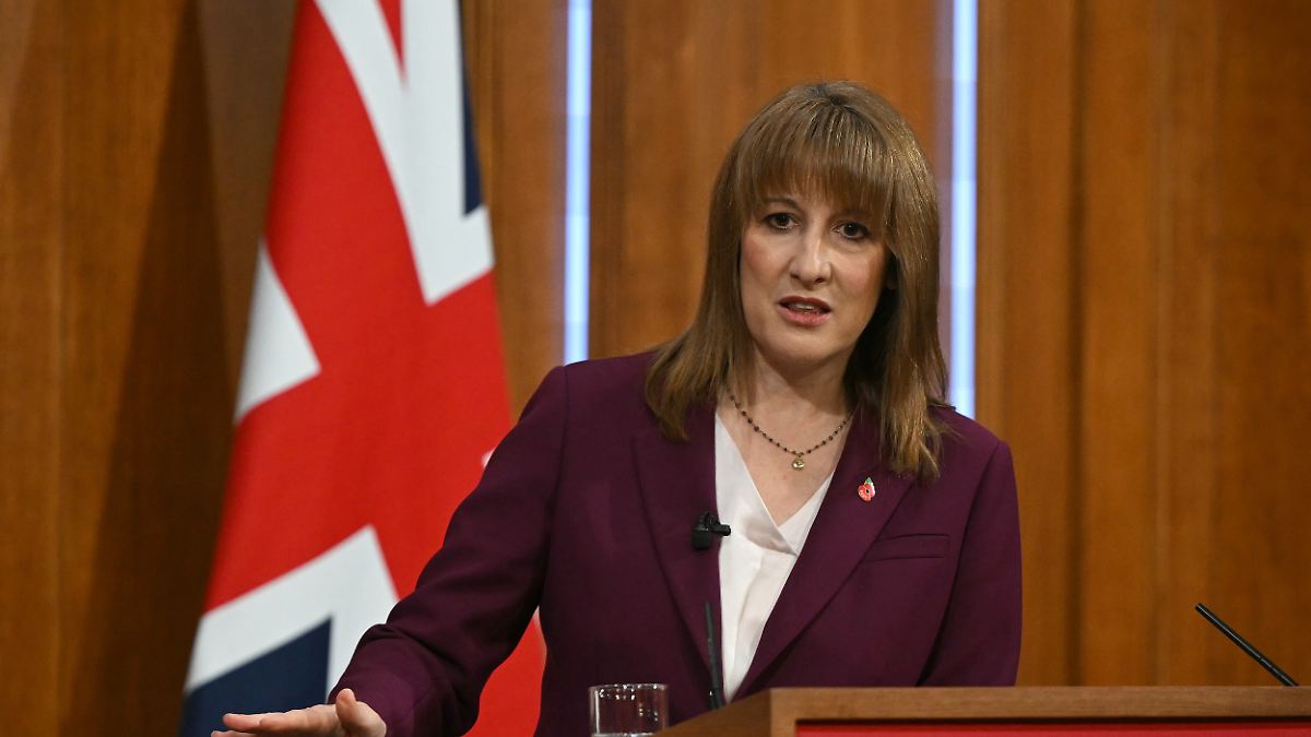 Bricht Labour Wahlversprechen?: Britische Regierung stimmt Steuererhöhungen zu