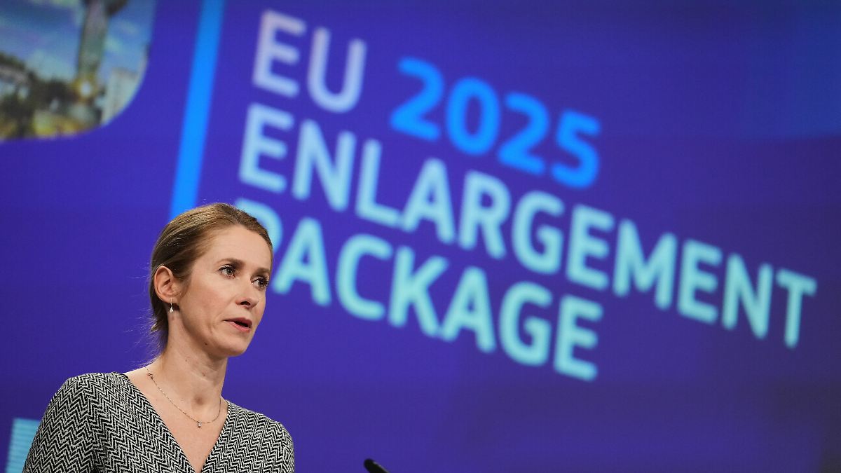 Nur „im Namen“: EU rechnet mit den Kandidatenländern Serbien und Georgien ab