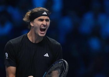Drei Satzbälle abgewehrt: Zverev eskaliert nach perfektem Start in die ATP Finals