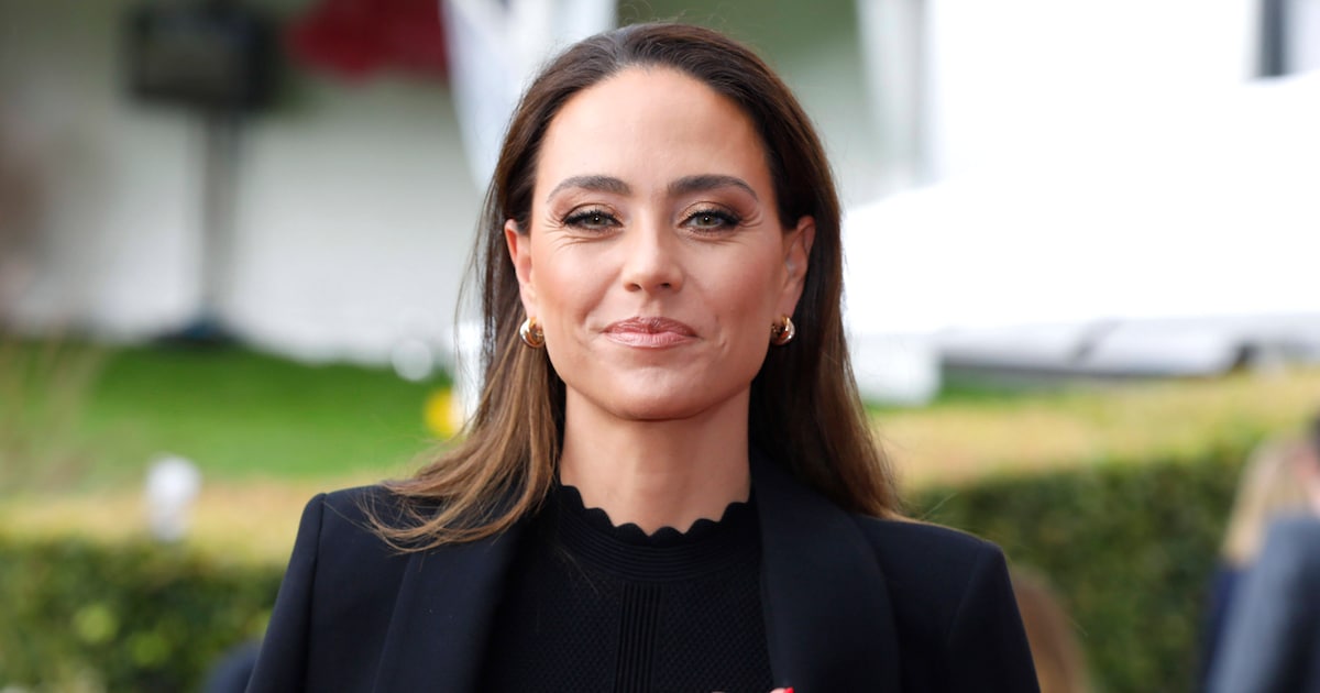 Lederhosen treffen auf Blazer: Franca Lehfeldt überzeugt mit Stil