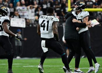 NFL: Cam Little schießt mit 68 Yards das weiteste Field Goal aller Zeiten | Sport