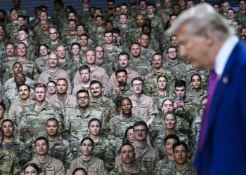 Donald Trump droht Nigeria mit US-Militärschlägen wegen „Tötung von Christen“.