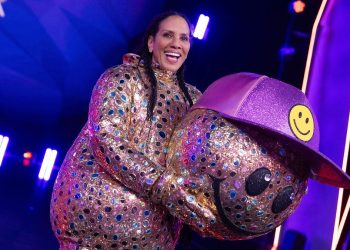 Kein Happy End: Barbara Becker verliert bei „Masked Singer“ schnell ihr Lächeln.