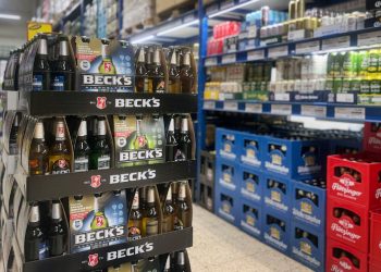 Preis-Zoff: Edeka nimmt 80 Biermarken aus dem Sortiment | Leben & Wissen