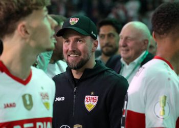 VfB Stuttgart | Großes Lob von Vater Dieter: VfB-Trainer Hoeneß ein Diamantauge – Sport.de