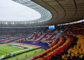 NFL: Mehr als 70.000 Fans feiern eine Football-Party im Berliner Olympiastadion