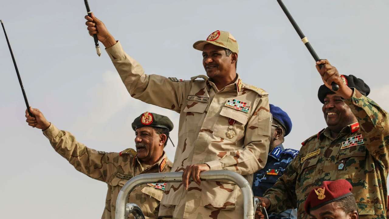 Massenmord, Völkermord: Die heimlichen Geldgeber der Sudan-Schlächter | Politik