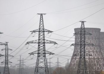 Ukrainer reparieren Energieinfrastruktur nach russischen Angriffen – Spiegel