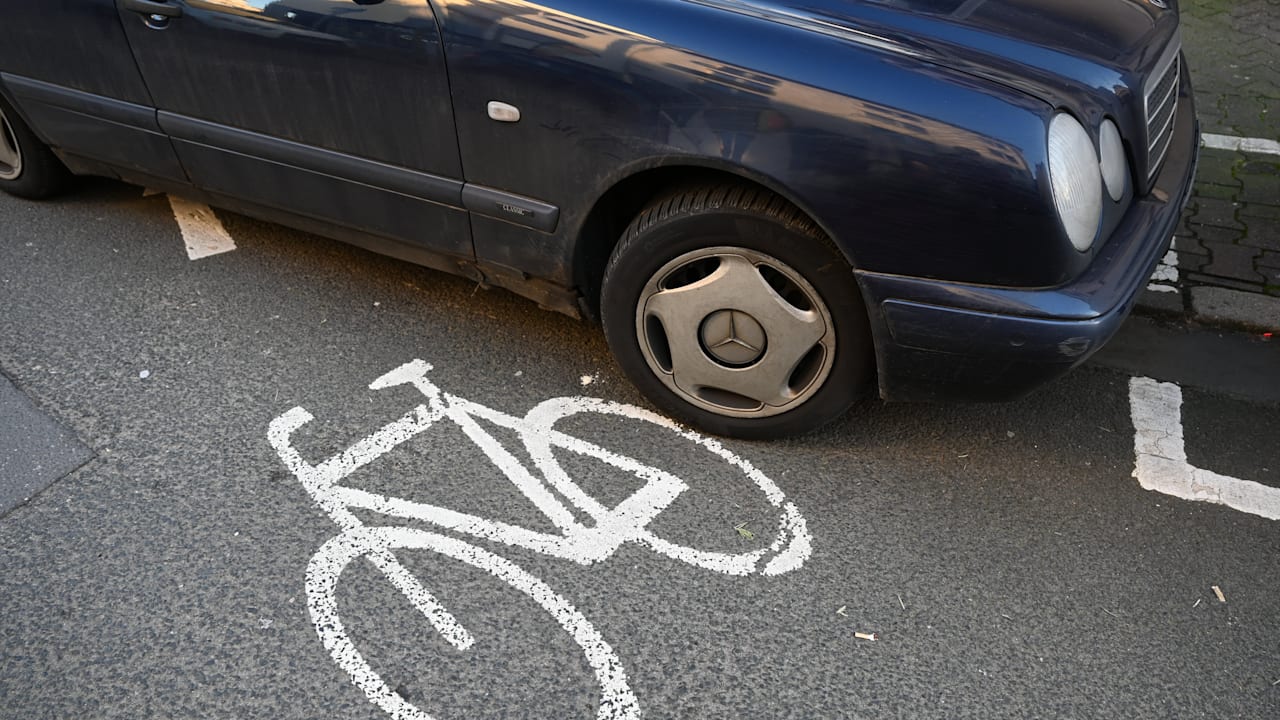 700 Euro Strafe! Gericht verurteilt Falschparker | Leben & Wissen
