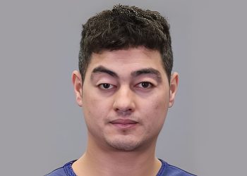 Polizei warnt vor Omar Zentari: Gewalttäter flieht nach Freilassung aus Einkaufszentrum | Regional