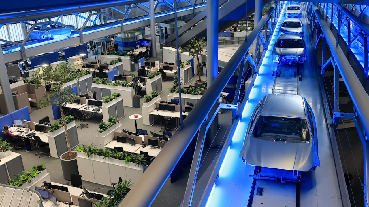 Autoindustrie will eine halbe Billion Euro investieren – doch es gibt einen Haken! | Politik