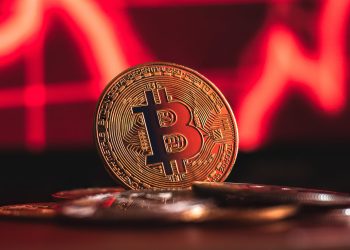 Bloomberg-Analyst: Bitcoin könnte auf 56.000 US-Dollar abstürzen – BTC-ECHO
