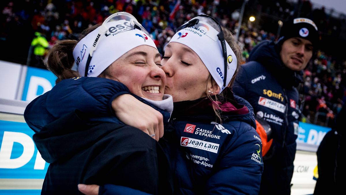 Aufregung in Frankreich: Biathlon-Star Jeanne Richard soll das Gewehr von Oceane Michelon manipuliert haben