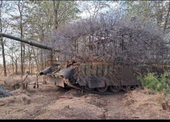 Schutz vor Drohnen: Ukrainer kopieren russischen Igelpanzer