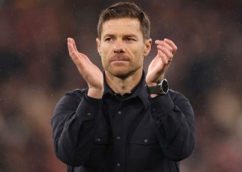 „Es wurde in der Kabine diskutiert“: Brisanter Bericht in Spanien äußert scharfe Kritik an Real Madrids Trainer Xabi Alonso